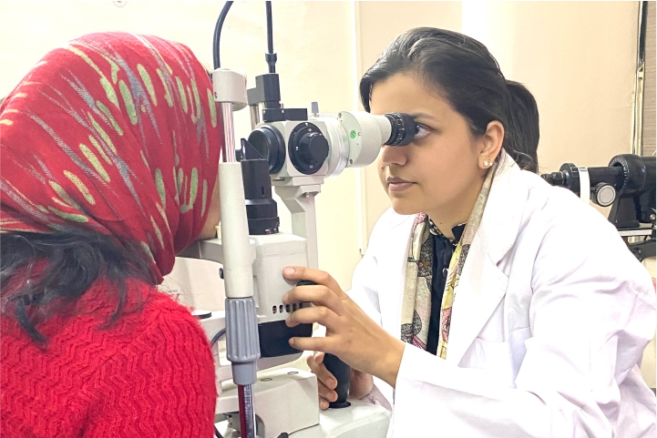 best eye specialist doctor near Vaishali Nagar Jaipur Dr. Karishma Goyal
